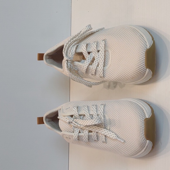 Dr. Scholl's White Lace-Up Knit Lightweight Fitness Gym Sneakers - Picture 3 of 12